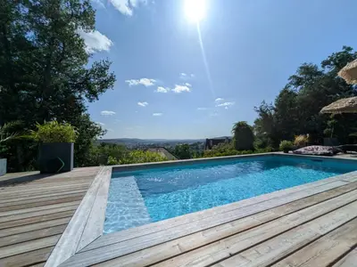 Piscine de l'établissement Brive, La Villa Bellevue ou située à proximité