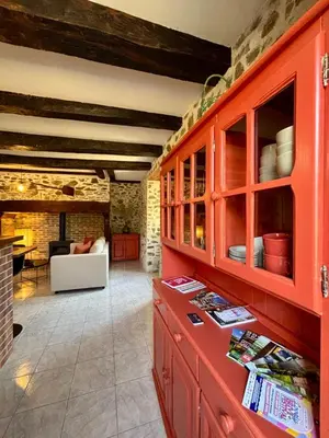 Cuisine ou kitchenette dans l'établissement Casa Les Combes - Maison typique climatisé avec jardin