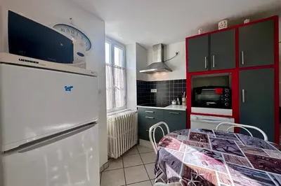 Cuisine ou kitchenette dans l'établissement Maison de Perpezac - Jardin & Clim - 7 personnes - Perpezac-le-Noir