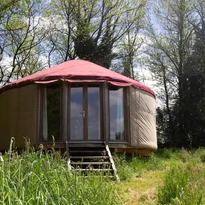 Yourte en Corrèze - La Main Sauvage