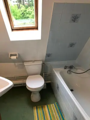 Salle de bains dans l'établissement Le Malaval