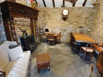 Coin salon dans l'établissement Manoir du Boscau, Jean Moulierat