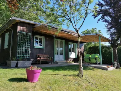 Jardin de l'établissement Chalet Vert 10 min à pied du centre ville d'Argentat-sur-Dordogne