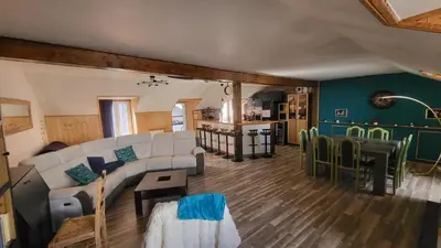 Coin salon dans l'établissement Appartement 200m carré mont dore