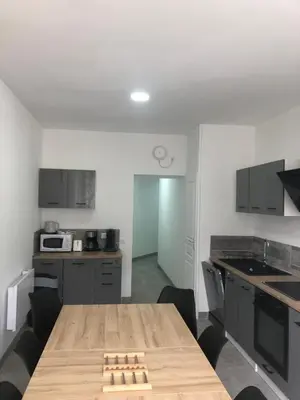 Cuisine ou kitchenette dans l'établissement appt 10 couchages tt confort appt 3