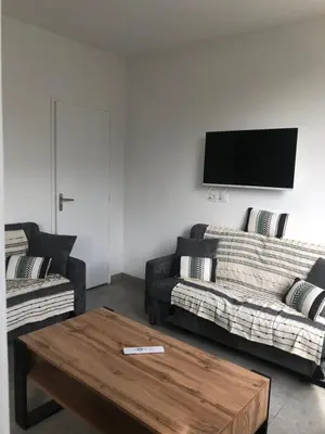 Télévision ou salle de divertissement dans l'établissement appt 10 couchages tt confort appt 3