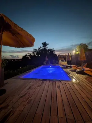 Piscine de l'établissement La Villa Bellevue - 4 prs ou située à proximité