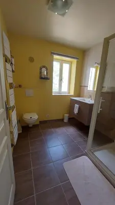 Un ou plusieurs lits dans un hébergement de l'établissement Les Chambres du Monteil - 1 à 5personnes