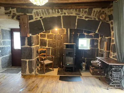 Salle de bains dans l'établissement La maison des petites choses, la tiny house du Puy Mary-Cantal