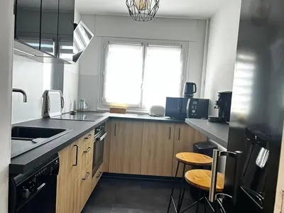 Cuisine ou kitchenette dans l'établissement Le Bénédictins, proche de la Gare