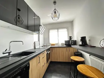 Cuisine ou kitchenette dans l'établissement Le Bénédictins, proche de la Gare