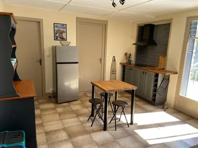 Cuisine ou kitchenette dans l'établissement Barracat Gite