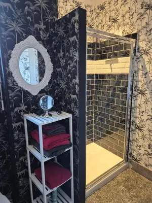 Salle de bains dans l'établissement La fenêtre Massoulié