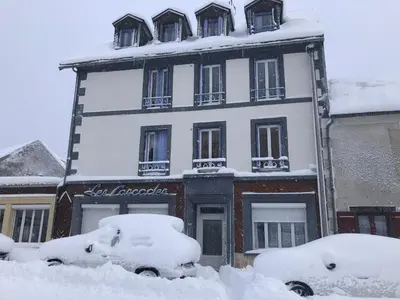 L'établissement Les cascades en hiver