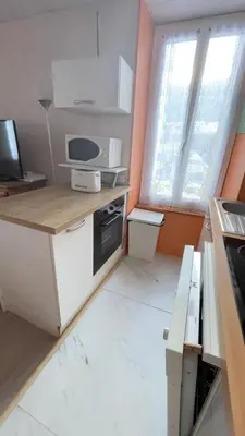 Cuisine ou kitchenette dans l'établissement Les cascades