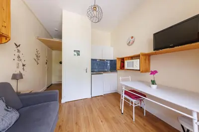 Cuisine ou kitchenette dans l'établissement Les Fleurs - Proche Du Mont-Dore