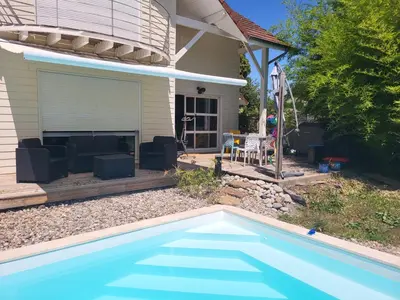 Piscine de l'établissement Chambres d'hôtes avec piscine pour max 4 adultes ou 2 adultes et 3 enfants ou située à proximité