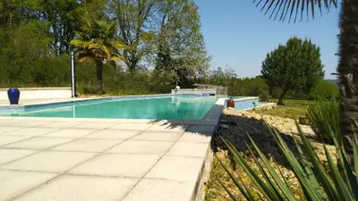 Piscine de l'établissement Lola ou située à proximité