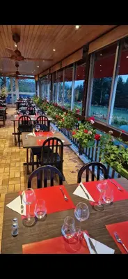 Restaurant ou autre lieu de restauration dans l'établissement Hôtel Restaurant du Lac