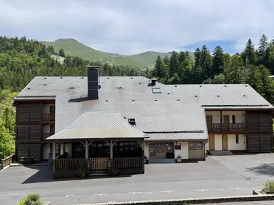 Vue générale sur la montagne ou vue sur la montagne depuis l'appartement