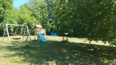 Aire de jeux pour enfants de l'établissement Séjour nature en tente équipée