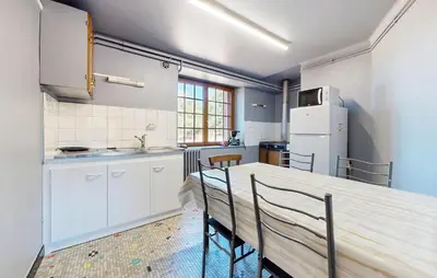 Cuisine ou kitchenette dans l'établissement Pet Friendly Home In Sarroux - Saint Julien