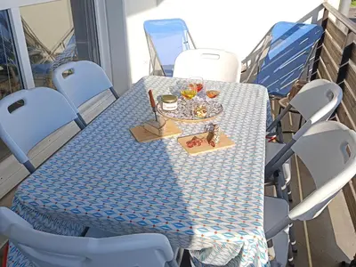 Boissons dans l'établissement Super Besse: Appartement 6 pers. lumineux avec balcon et cuisine équipée - FR-1-814-144