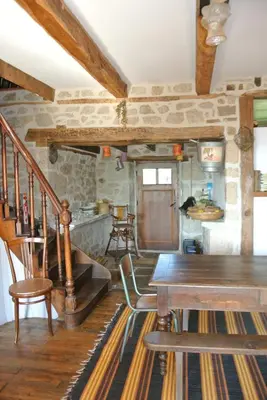 Coin salon dans l'établissement Charmante maison ancienne en Corrèze