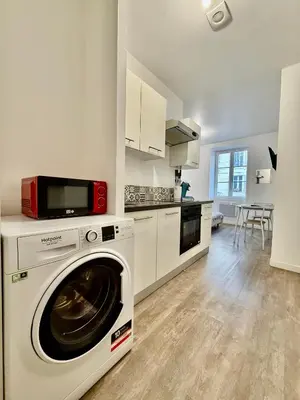Cuisine ou kitchenette dans l'établissement Studio 2 cosy Av Garibaldi - DABNB