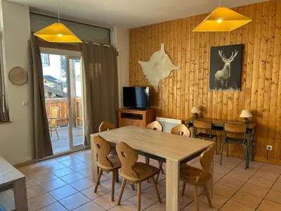 Télévision ou salle de divertissement dans l'établissement Val-locations Sancy 4