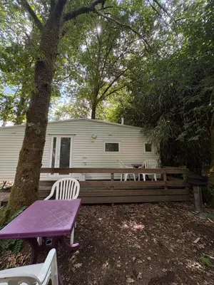 Jardin de l'établissement mobil home