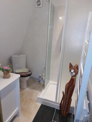 Salle de bains dans l'établissement TIPI d'ANAÏS