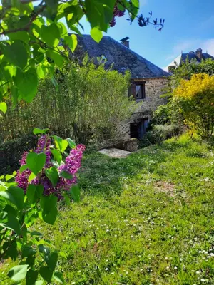 Jardin de l'établissement Ludo-gîte Le Petit Peuple