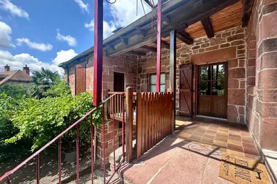 Balcon ou terrasse dans l'établissement Maison de la Fontaine - Typique - Bourg de Collonges