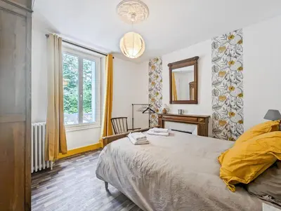 Un ou plusieurs lits dans un hébergement de l'établissement Maison des années 30 - Vic-Sur-Cère - 4 personnes