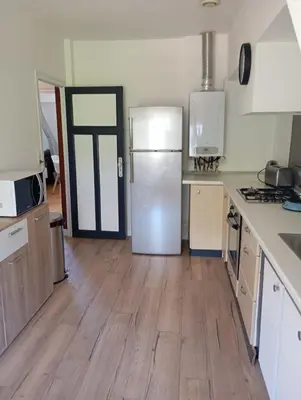 Cuisine ou kitchenette dans l'établissement Appartement renové 46m2 - Climatisé, Calme et proche commodités