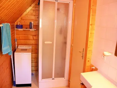 Salle de bains dans l'établissement Holiday Home in Auvergne near Lake