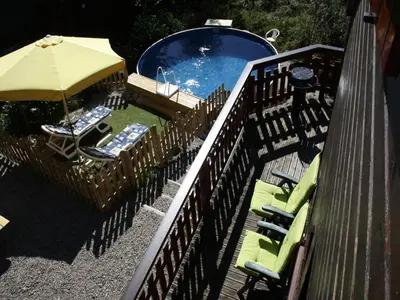 Piscine de l'établissement Holiday Home in Auvergne near Lake ou située à proximité