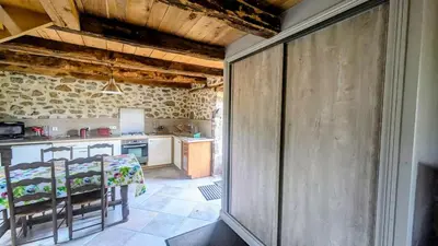 Cuisine ou kitchenette dans l'établissement La Fourniau