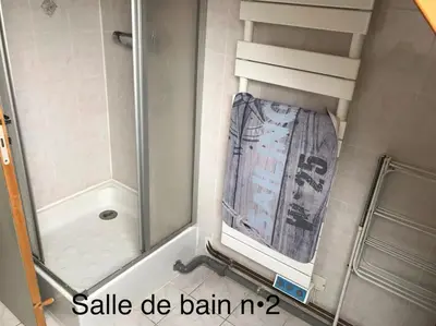Salle de bains dans l'établissement Chalet Louise 16 personnes - 5 chambres