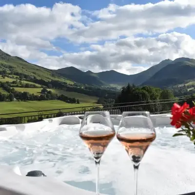 Gîte des Sommets spa privatif vue panoramique sur les montagnes
