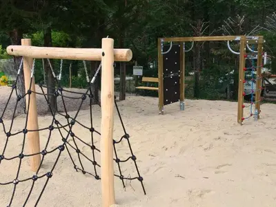 Aire de jeux pour enfants de l'établissement Mobil-home avec terrasse pour 6 personnes - API-1-52-545