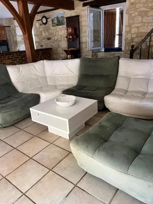 Coin salon dans l'établissement La Faurie au nord de Sarlat