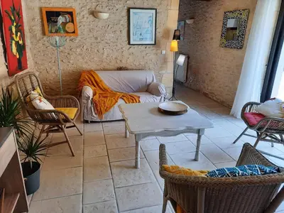 Plan de l'établissement La Garenne avec sa piscine privée proche de Sarlat