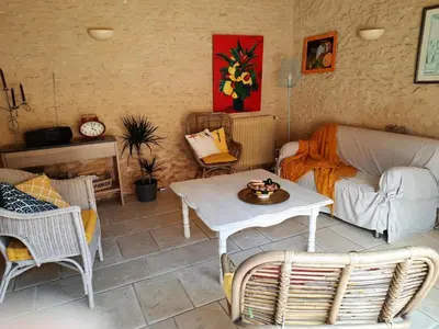 Plan de l'établissement La Garenne avec sa piscine privée proche de Sarlat