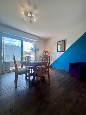 Coin salon dans l'établissement Casa Nobel - Joli logement pour 4 pers - Balcon