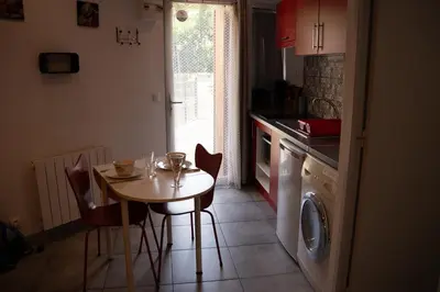 Cuisine ou kitchenette dans l'établissement L'Echappée Romane