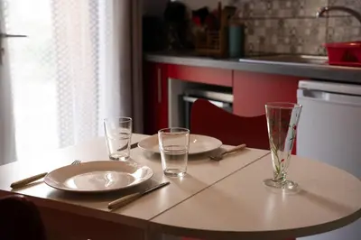 Cuisine ou kitchenette dans l'établissement L'Echappée Romane