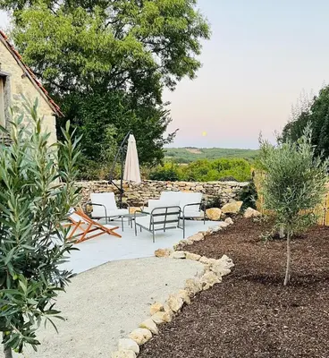 Jardin de l'établissement Les Hauts de Paunac - Family home
