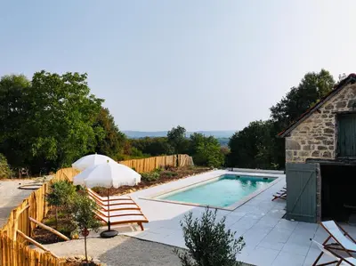 Piscine de l'établissement Les Hauts de Paunac - Family home ou située à proximité